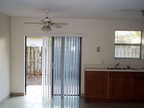 4th image of 650 NE 15th St #2