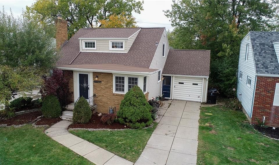 1st image of 33 Briarhurst Dr