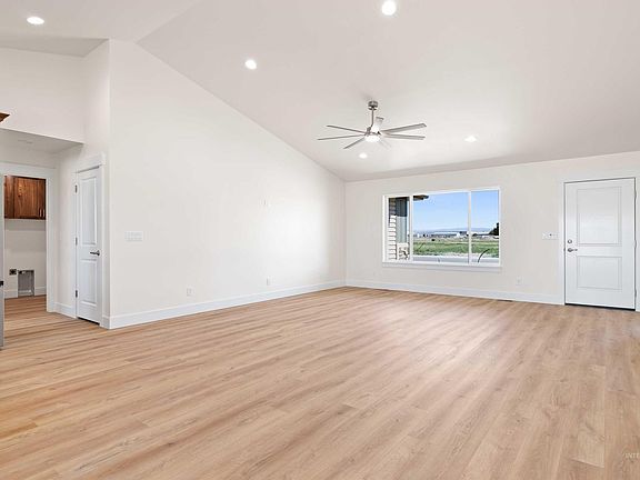 4th image of 3125 Orion Ave