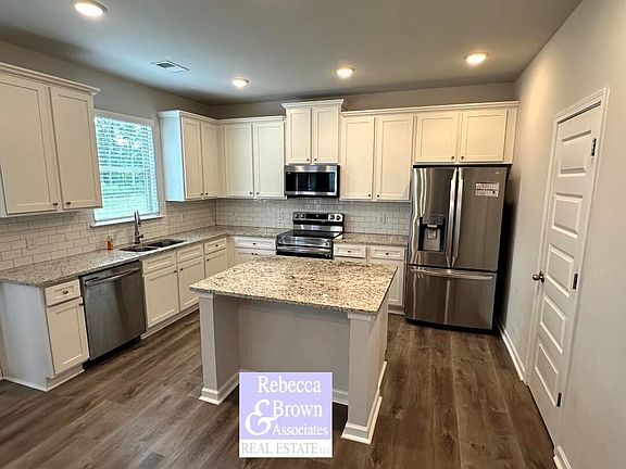 4th image of 506 McGinnis Cir