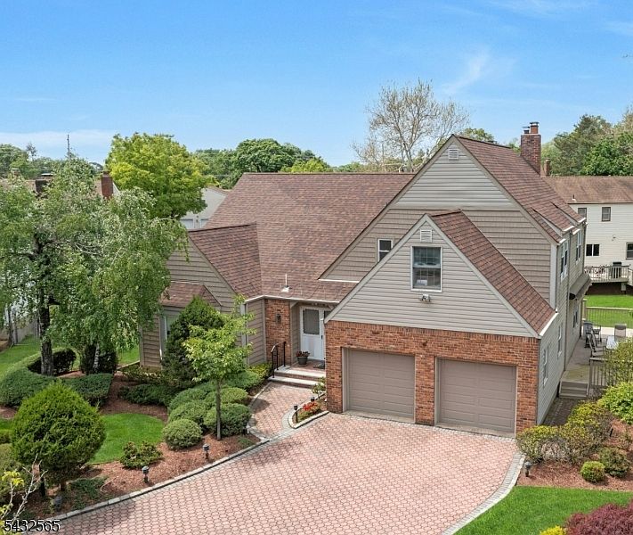1st image of 42-09 Cosgrove Ct