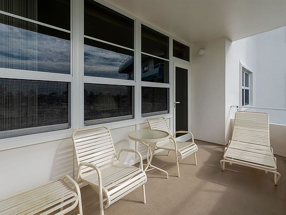 5th image of 220 Seaview Ct APT 507