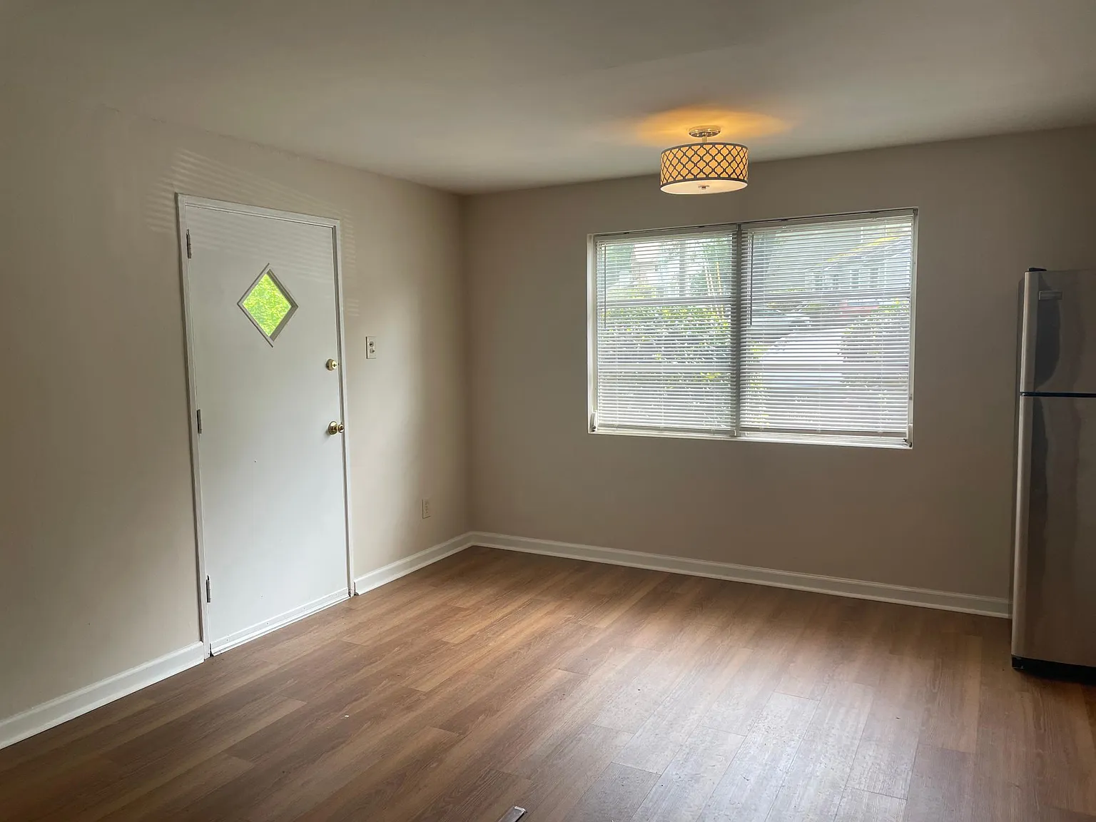 1 bed, 450 sqft, $875 — Photo 2