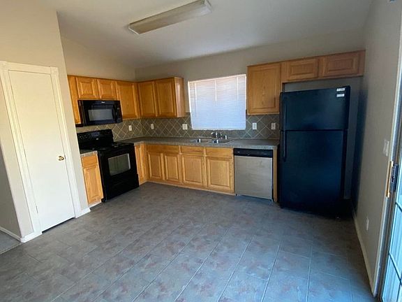 3rd image of 11102 E Arbor Ave