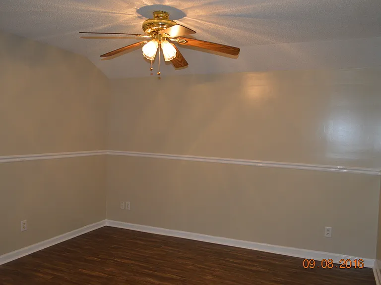 1115 Hickory Ave — Photo 7