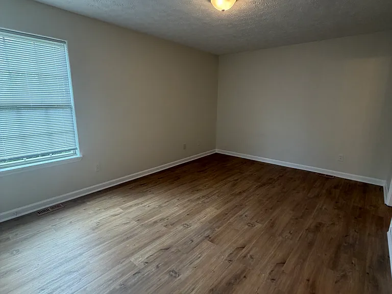 2408 Justin Pl — Photo 7