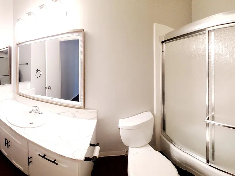 1054 E 3rd St #1 — Photo 4