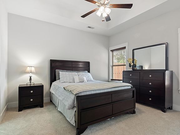 4th image of 262 Fairbank Way