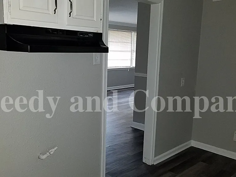 893 Linwood Rd — Photo 15