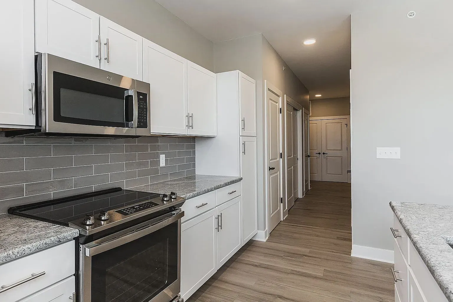 2 bed, 2.0 bath, 1200 sqft, $2,200 — Photo 4