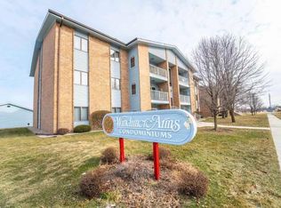 9621 Merrillville Rd APT 201, Crown Point, IN 46307