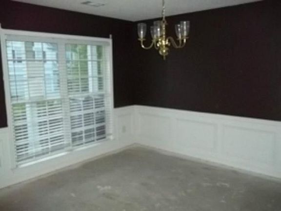 5th image of 166 Wallnut Hall Cir