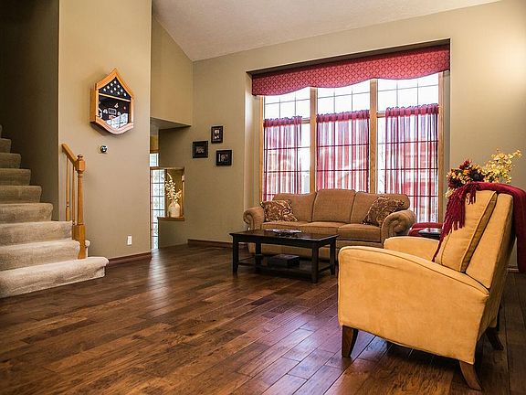 2nd image of 2605 Tulip Ln