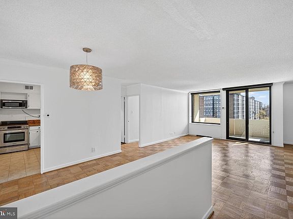 4th image of 240 M St SW #E406