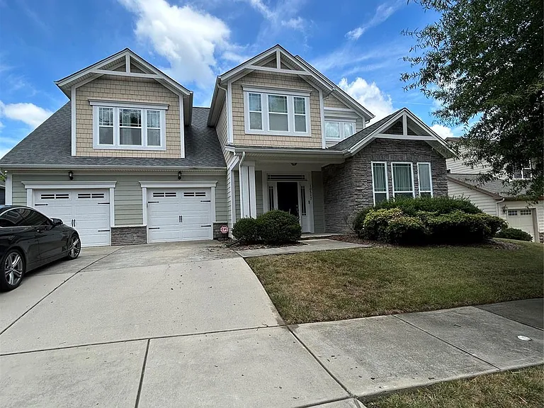 10517 Donahue Dr — Photo 2