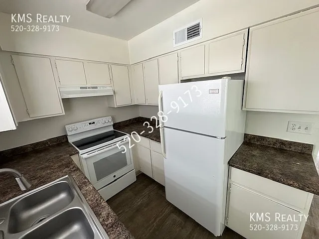 2 Beds / 1 Bath - Owner / Agent — Photo 3