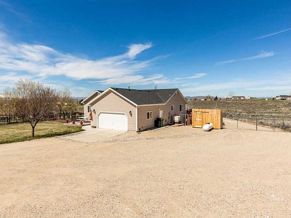 5th image of 513 Ashcroft Dr