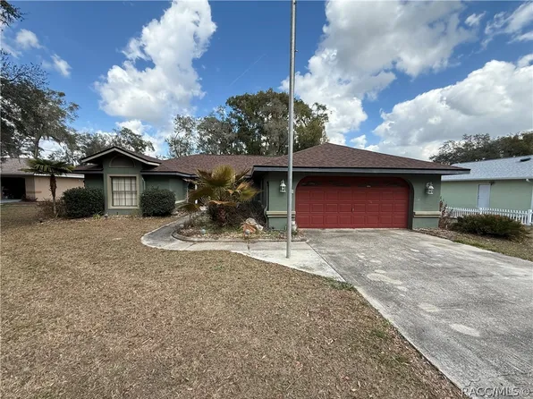 2235 W Springlake Dr, Dunnellon, FL 34434