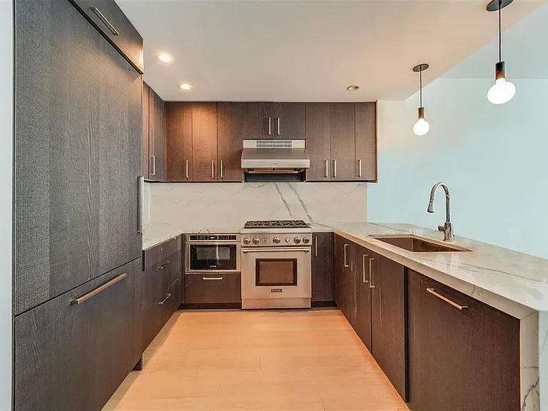 1400 Hudson St #514 — Photo 3