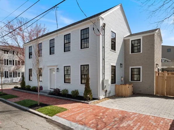 41 Bromfield St, Newburyport, MA 01950