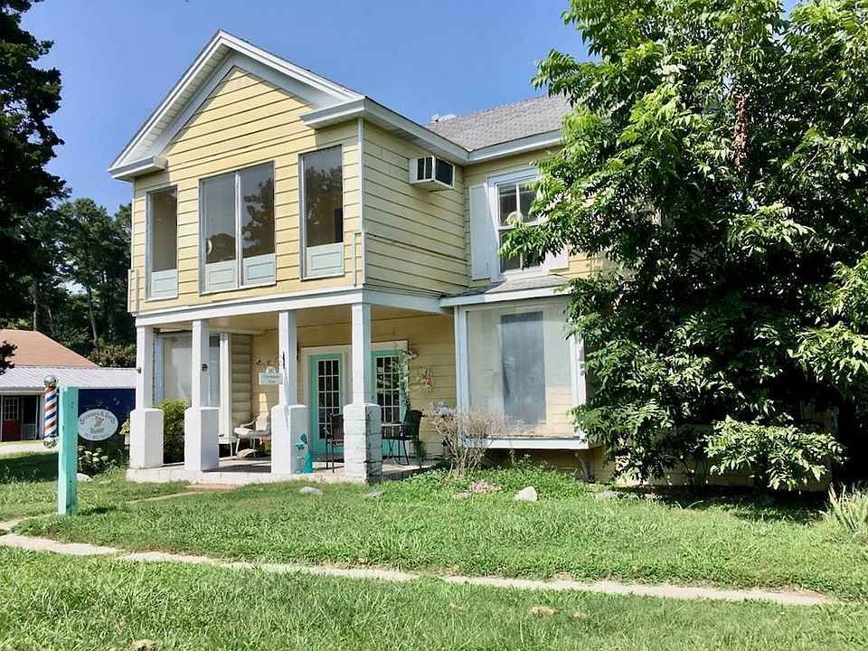 1st image of 387 Chesapeake Dr