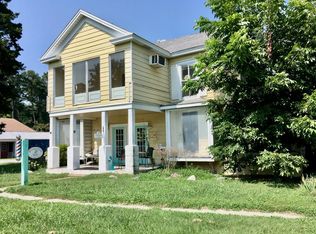 387 Chesapeake Dr, White Stone, VA 22578