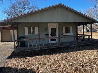 1215 S 23rd St, Parsons, KS 67357