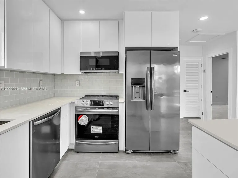 11900 N Bayshore Dr #104 — Photo 16
