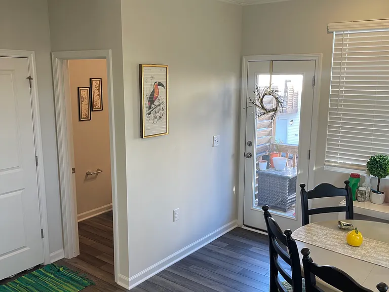 2443 Kasota Ln — Photo 8