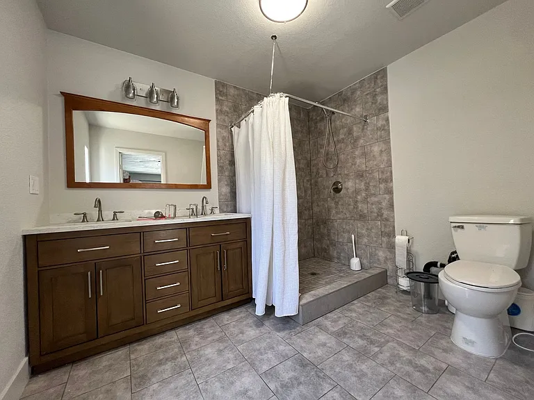6247 Katella Ave — Photo 19