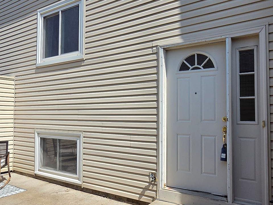 1st image of 12217 Drake St NW