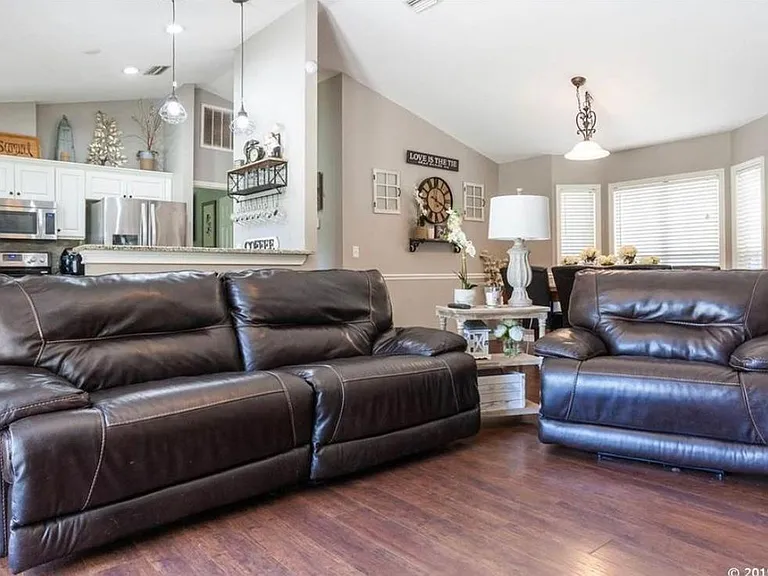 8404 SW 66th Ln — Photo 9