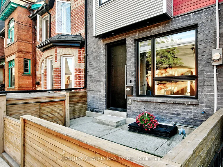10 Palmerston Ave — Photo 2