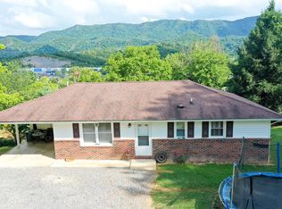 348 Fair St, Pounding Mill, VA 24637