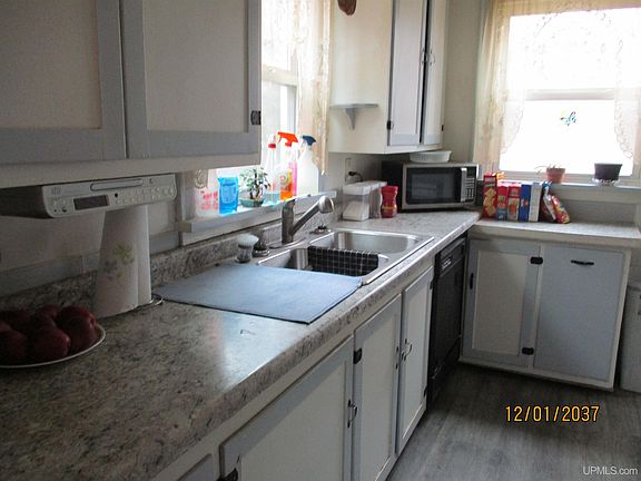 5th image of 417 Parker Ave