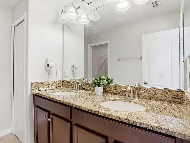 9039 Shadow Mountain St — Photo 40