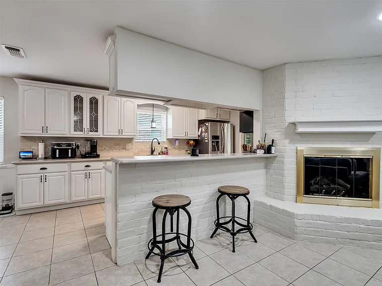 2811 Quincannon Ln — Photo 13