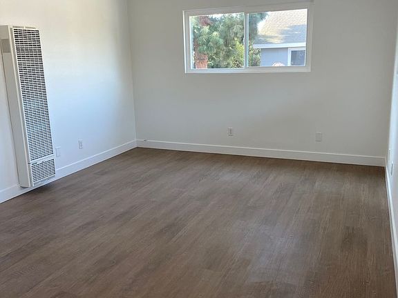 3rd image of 2418 Vanderbilt Ln #H