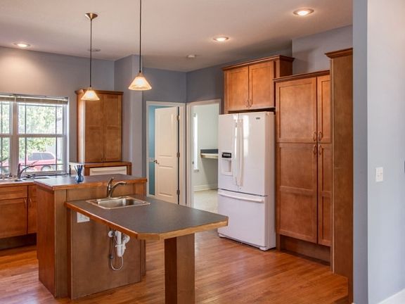 5th image of 2613 Knollbrook Ct
