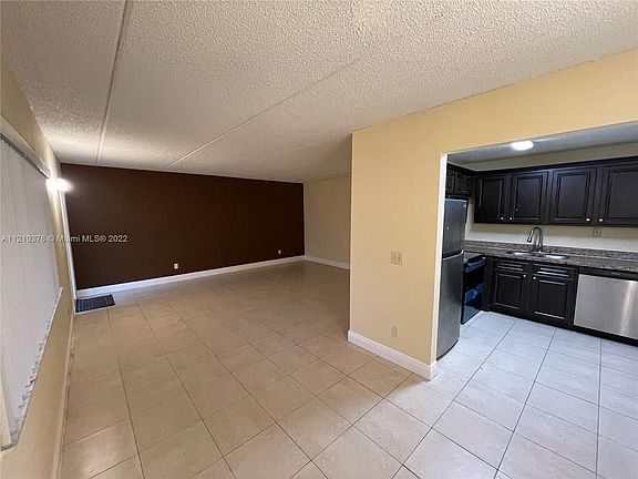 3rd image of 1203 Meadows Cir #1204