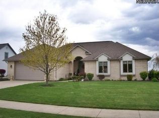 1229 Fairway Dr NE, New Philadelphia, OH 44663