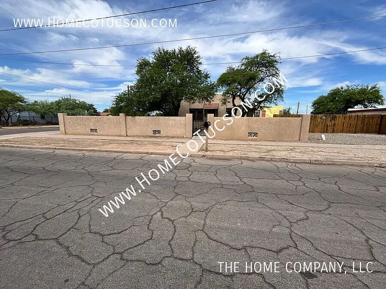 1401 N Camilla Blvd — Photo 34
