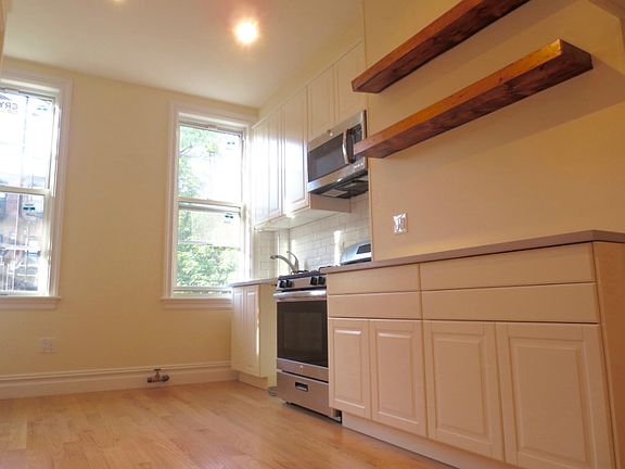 2nd image of 181 India St APT 2R