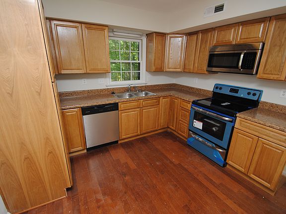 2nd image of 4909 Covewood Ct