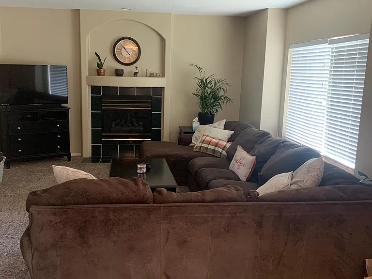 2725 Maroon Ct — Photo 4