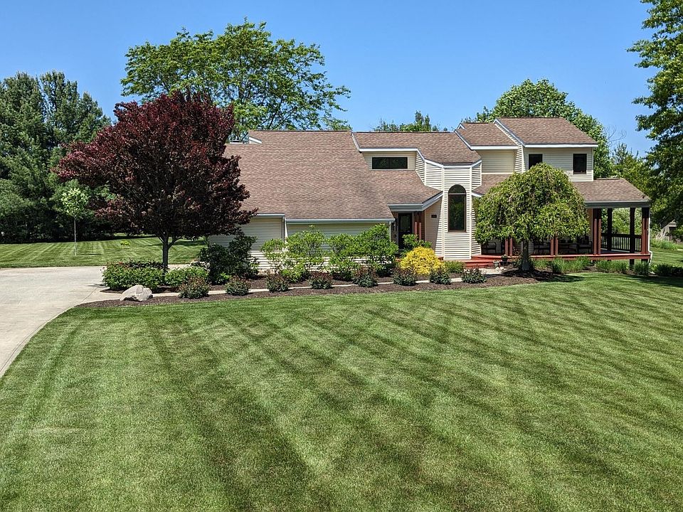 1st image of 888 Meadowdale Ct