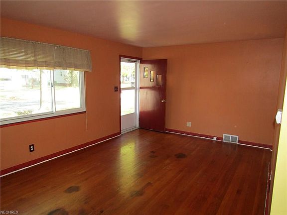 4th image of 632 Francis Ave