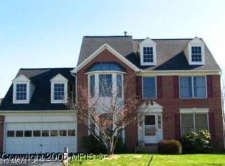1330 Summerfield Dr, Herndon, VA 20170