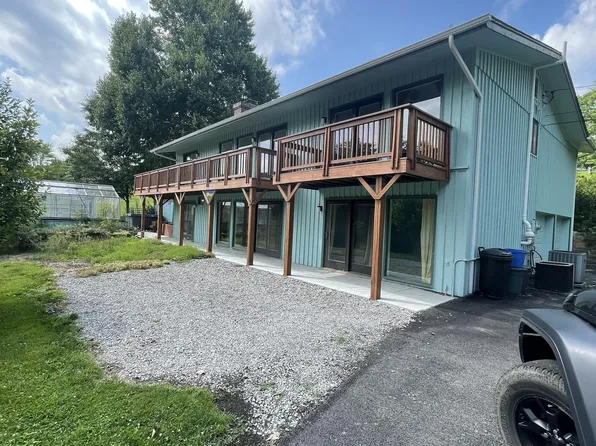 608 Dorseyville Rd, Pittsburgh, PA 15238