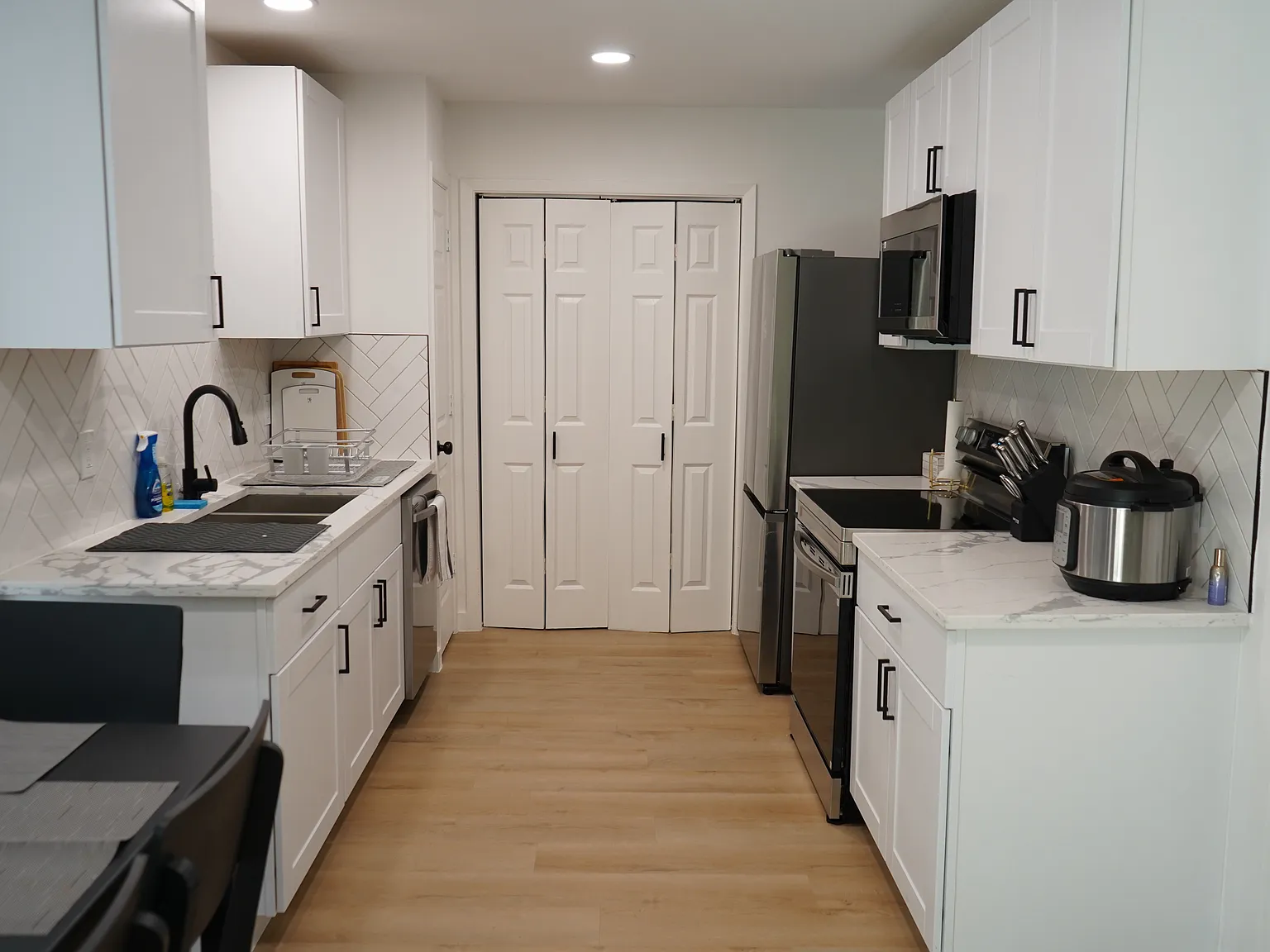 902 Warrington Ct — Photo 3